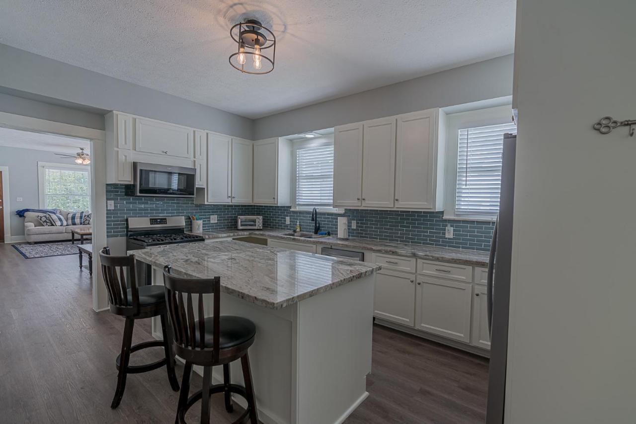 Uptown Cottage Newly Updated Home Near The Strand Galveston Harbor And Utmb Exterior photo