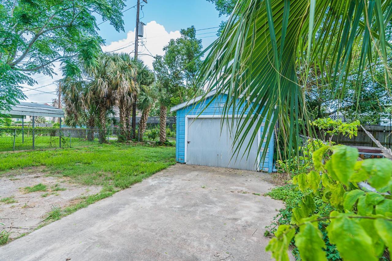 Uptown Cottage Newly Updated Home Near The Strand Galveston Harbor And Utmb Exterior photo