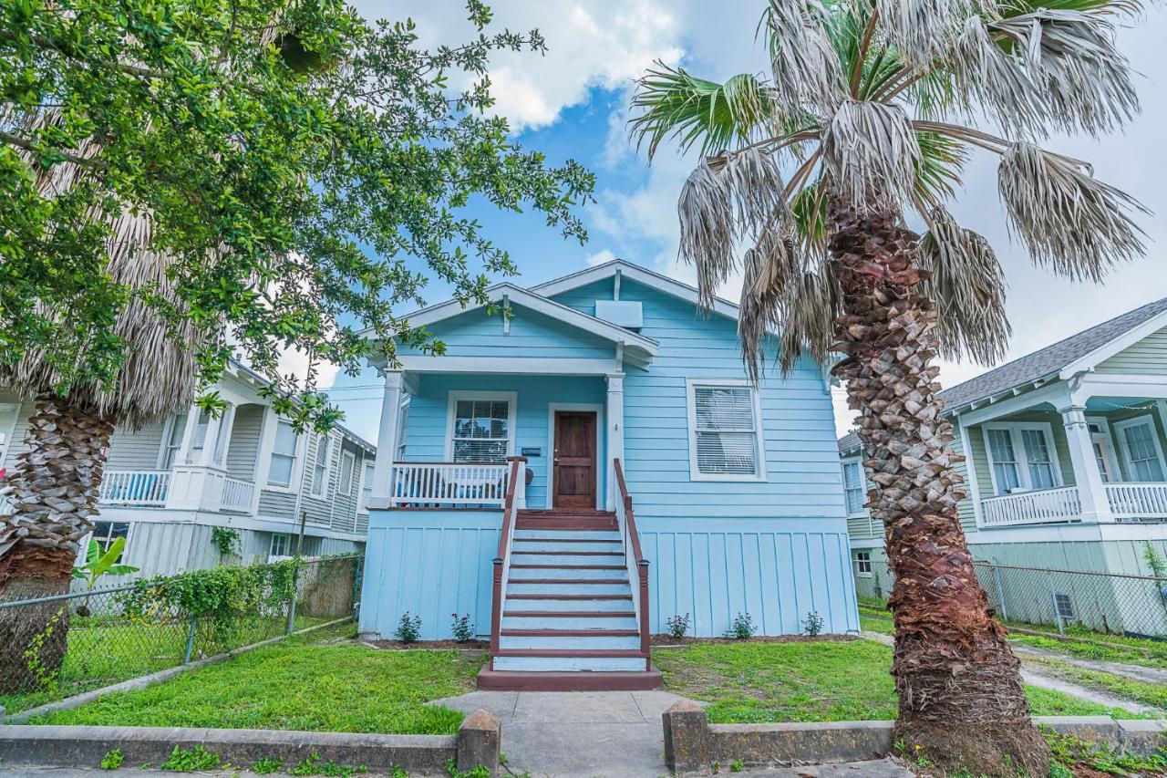 Uptown Cottage Newly Updated Home Near The Strand Galveston Harbor And Utmb Exterior photo